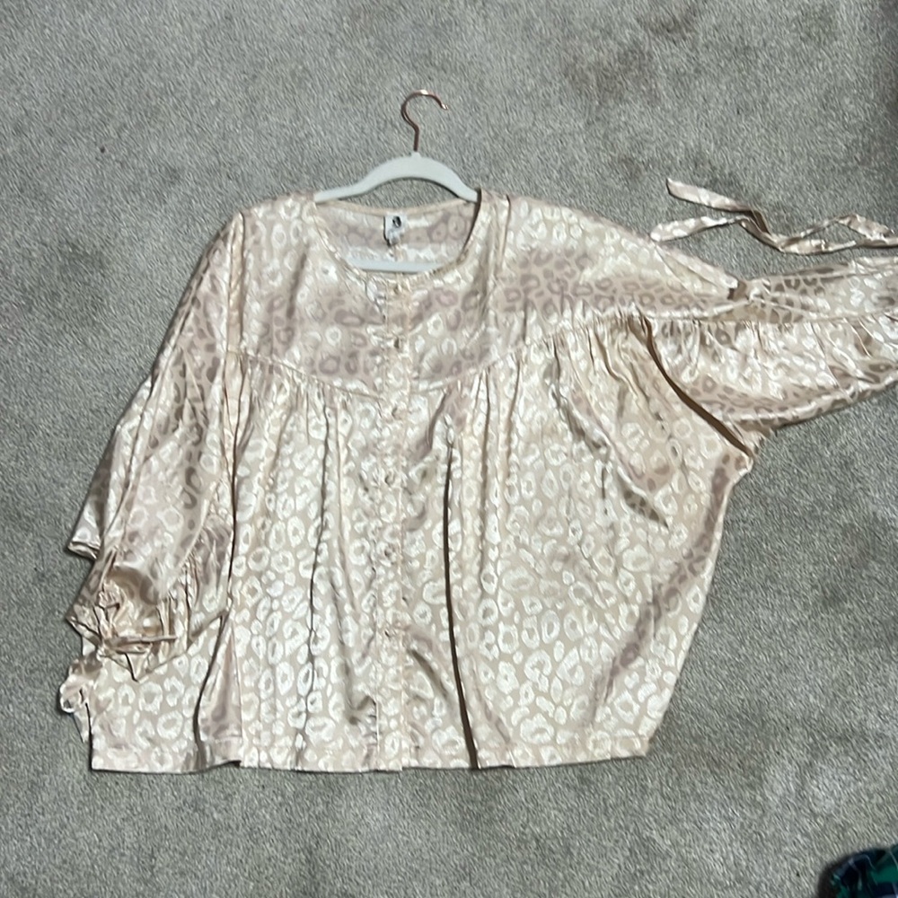 Vici leopard print silk top!